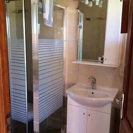 Regina Nina Guest house