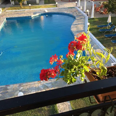 Regina Nina 4* Vasilátika