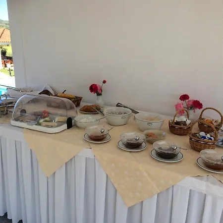 בית הארחה Regina Nina